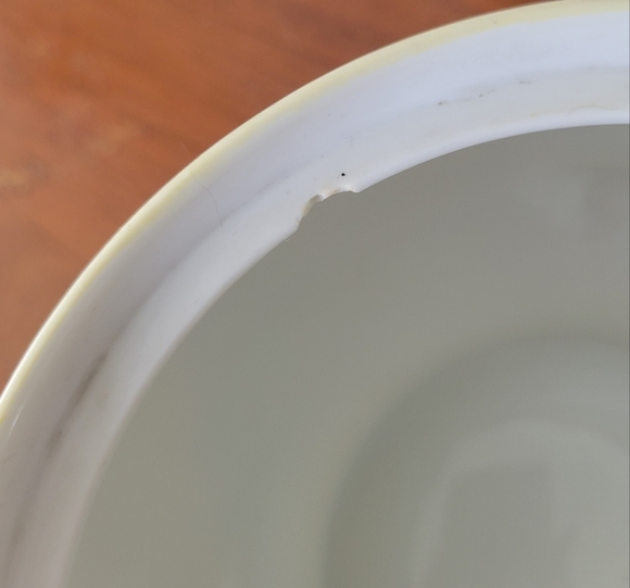 Nippon Japan Vintage Covered Handled Bowl With Matte Finish - Picture 2 of 13